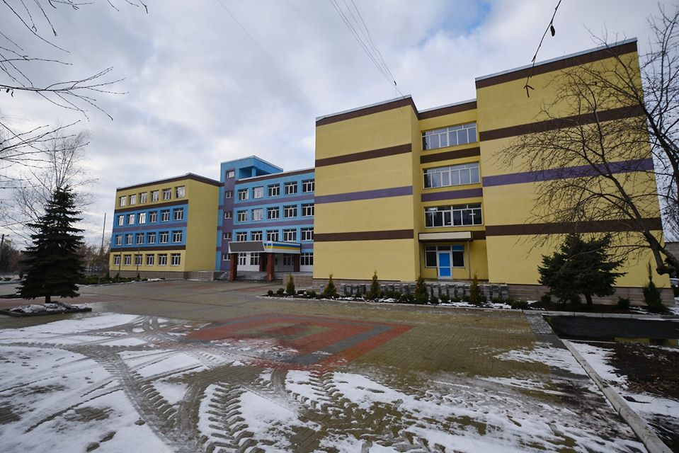 Представители Донецкой ОГА проверили 4 опорные школы, которые ремонтируют за счет областного бюджета