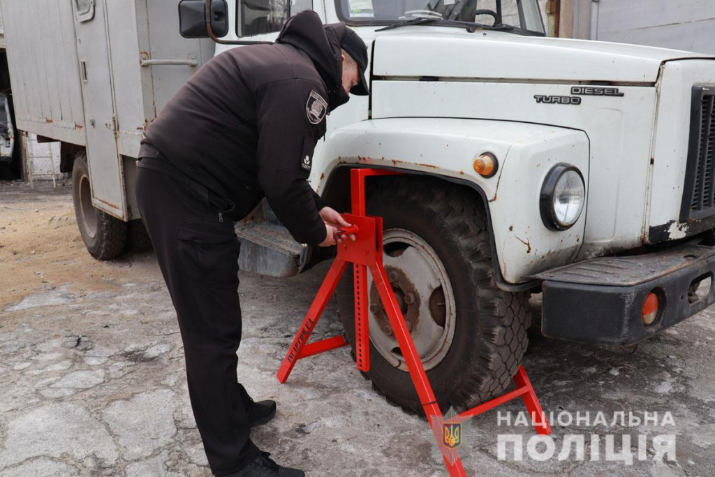 На дорогах Донетчины к нарушителям будут применять блокираторы движения