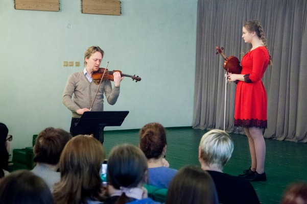 Краматорскую школу искусств посетил с мастер-классом киевский гость