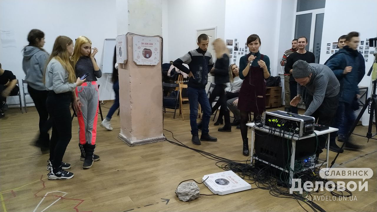 В Славянске прошел необычный концерт-инсталяция от немецкой группы