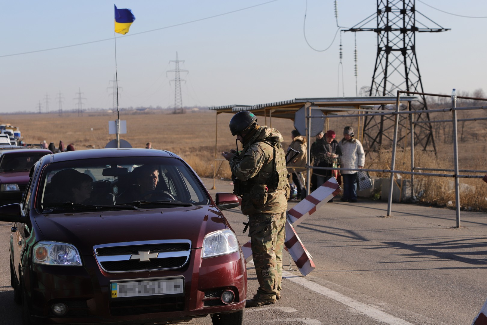 Ситуация на КПВВ Донбасса 24 декабря, в очереди около 300 авто