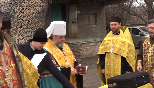 Священники из Виннитчины привезли в зону ООС гуманитарную помощь: фото, видео