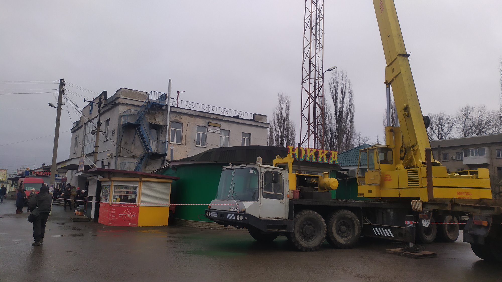 В Старобельске демонтировали вышку на автостанции