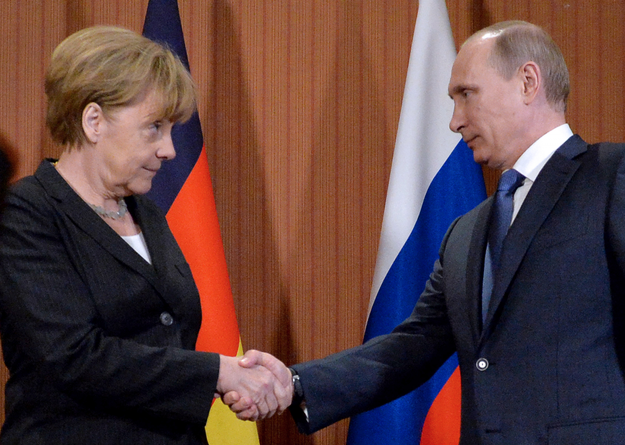 Меркель и Путин обсудят ситуацию на Донбассе в ходе встречи 11 января