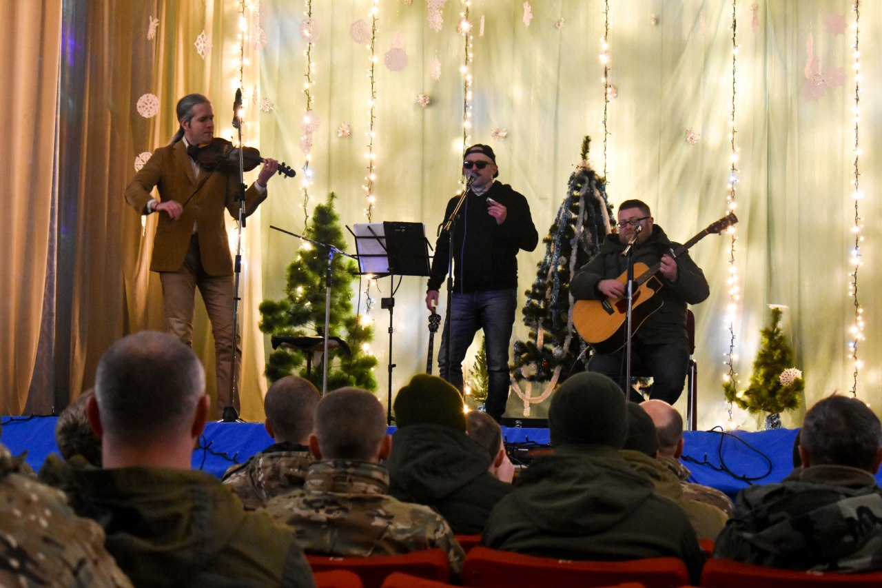 Для Национальной гвардии в ООС прошел новогодне-рождественский концерт