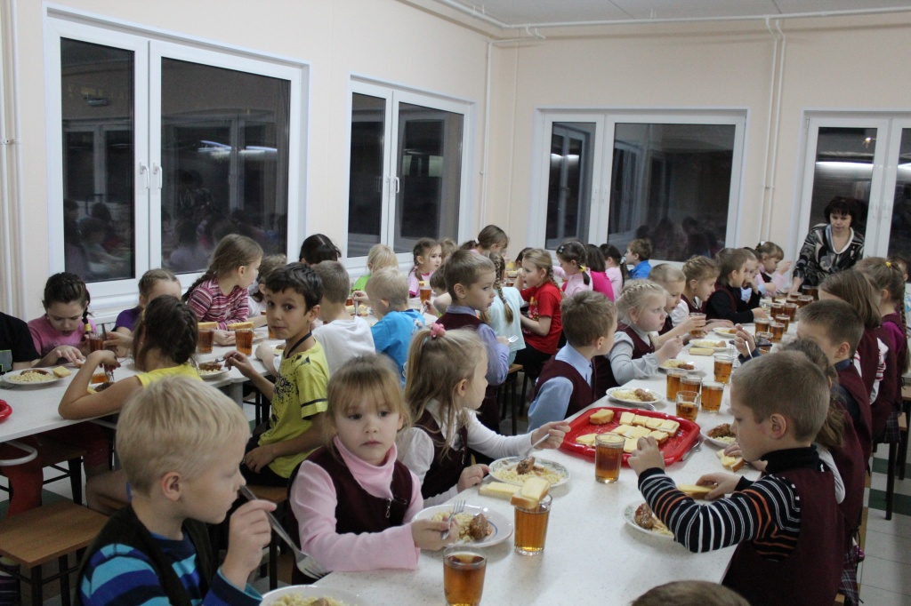 На Луганщине бесплатно кормят почти 25 тысяч детей