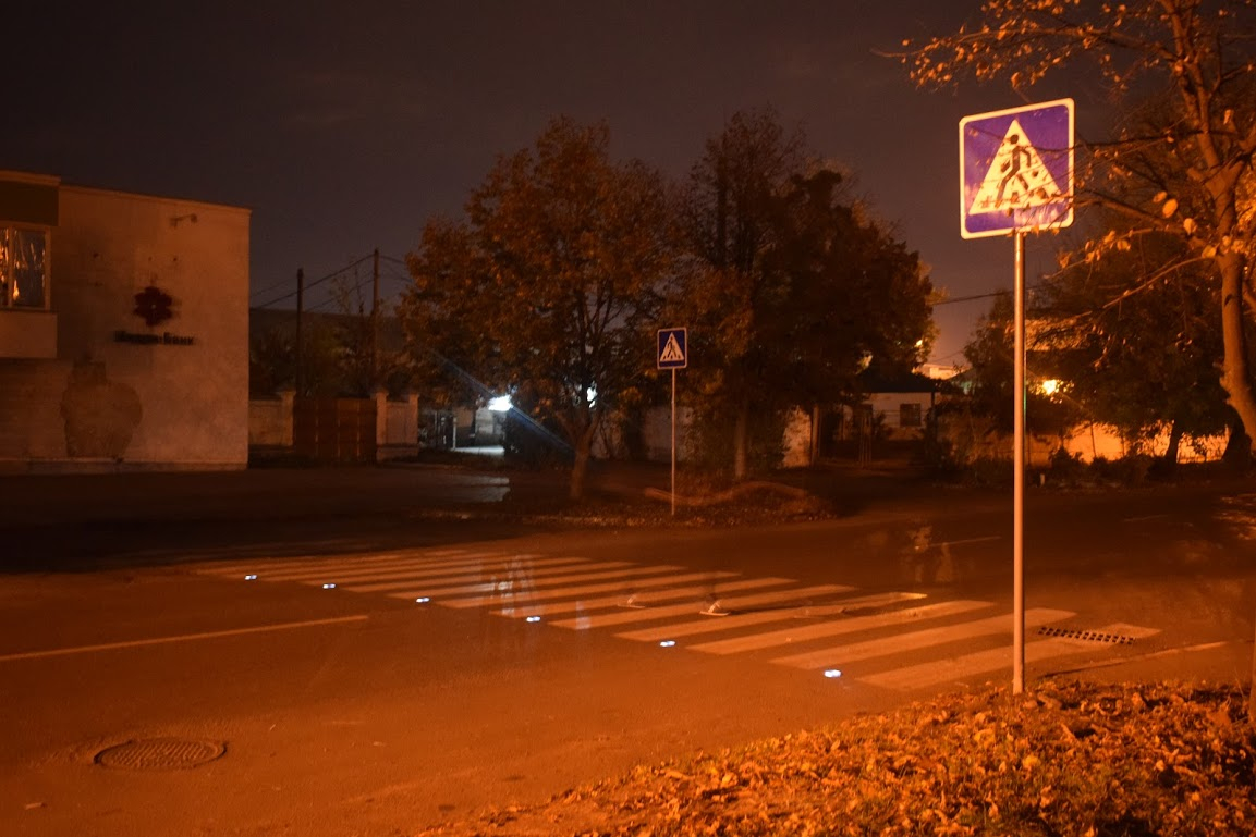 Жители Краматорска требуют установить освещение на переходах и тротуарах