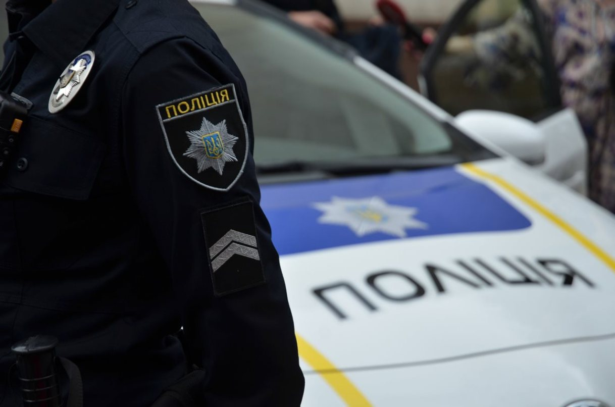 В Луганской области патрульный помогал преступникам вымогать деньги