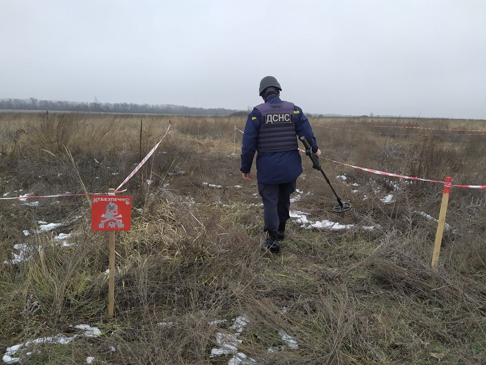 Пиротехники в Донецкой и Луганской областях за неделю обезвредили 159 взрывоопасных предмета