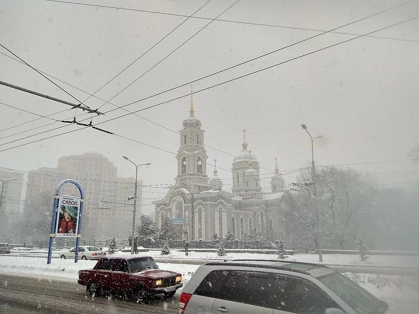 В оккупированном Донецке из-за погоды заблокирован общественный транспорт