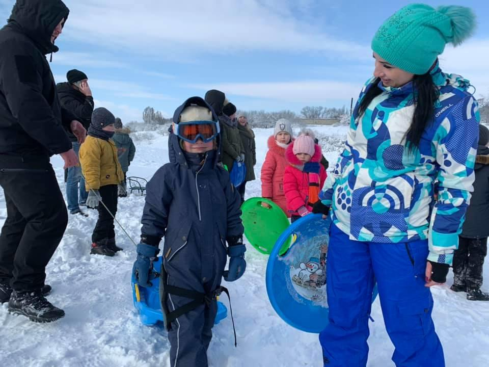 Жители Родинского провели снежный квест: фото