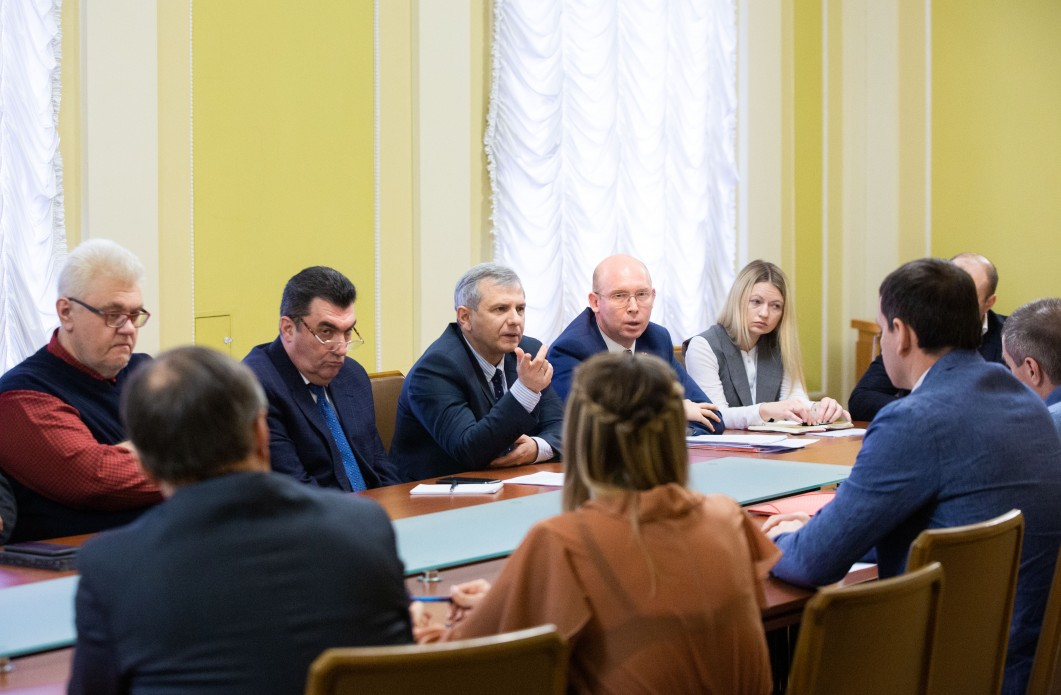 У Зеленского разработали рекомендации по решению проблем Донбасса