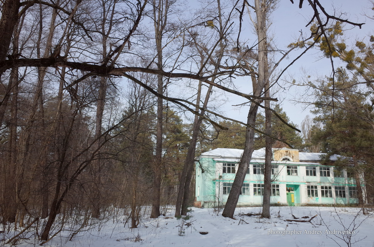 СМИ показали фото разрушающегося детского лагеря в Святогорске