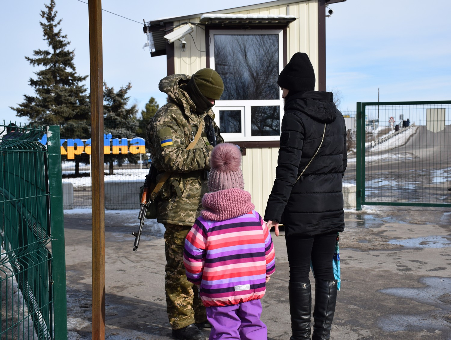 КПВВ "Марьинка" сегодня не работает, в очередях стоит 155 машин