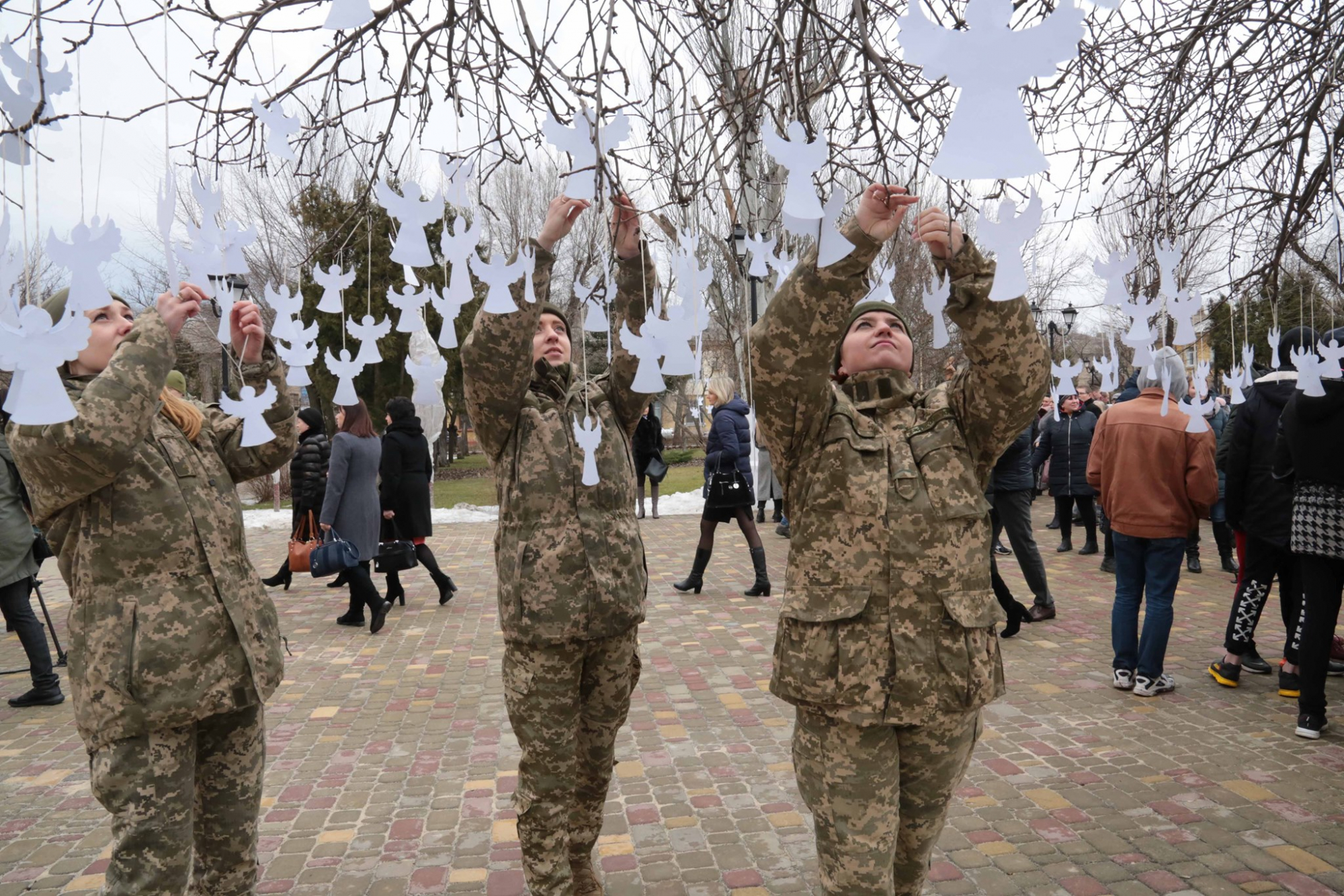 Вчера Луганщина присоединилась к Всеукраинской акции "Ангелы памяти"