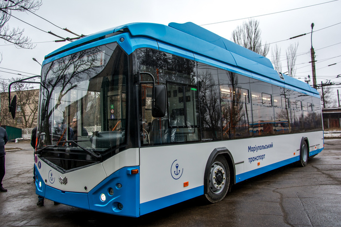 Мариуполь получил первый из 72 новых троллейбусов по европейской программе
