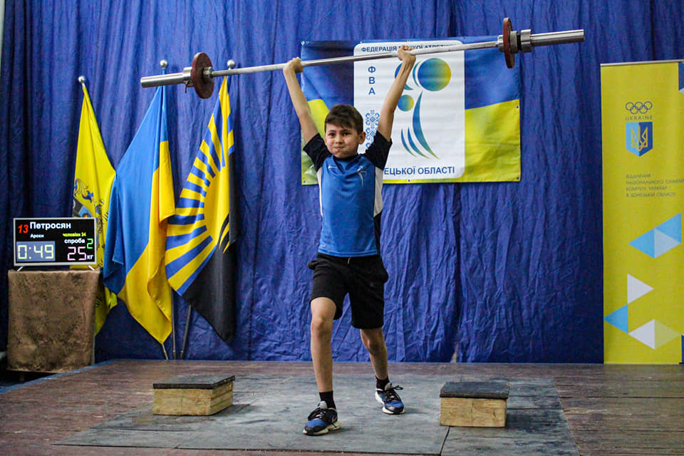 На Донетчине проходит областной чемпионат по тяжелой атлетике