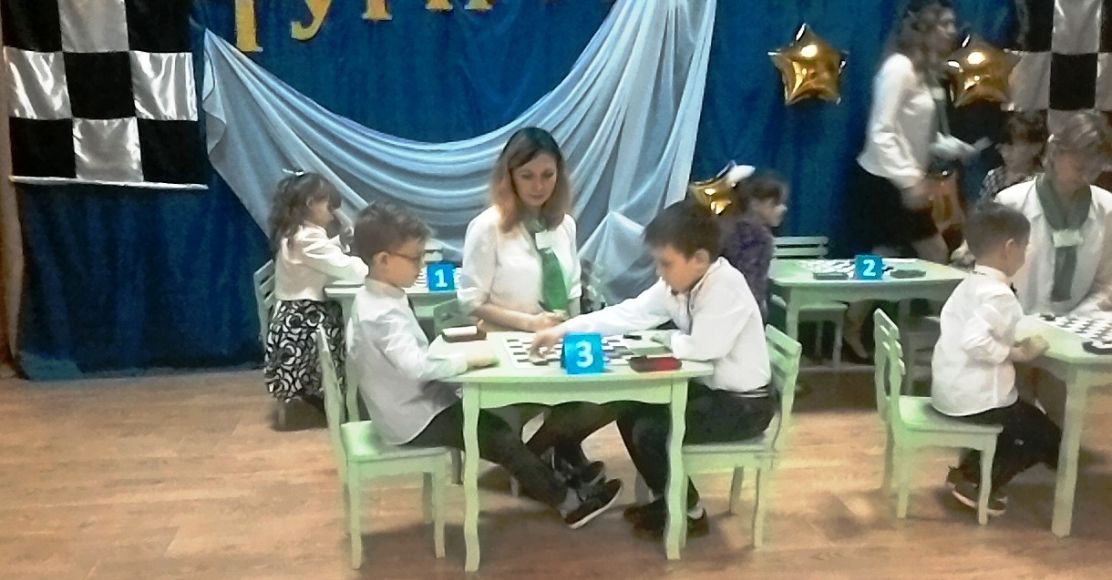 В Бахмуте прошел турнир по шашкам среди дошкольников