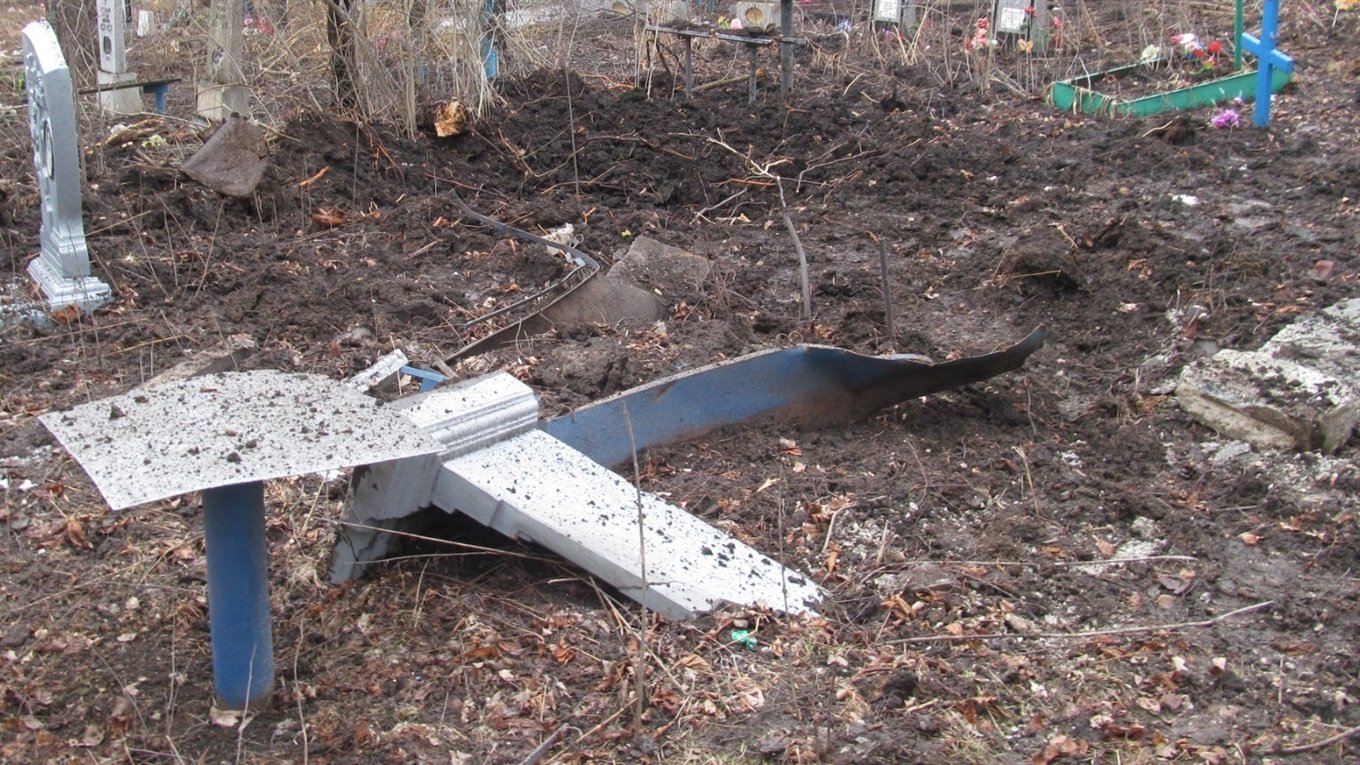 Жителям Попасного помогут в восстановлении памятников, разрушенных во время обстрела