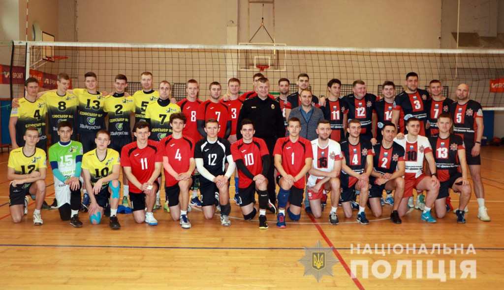 В Мариуполе стартовал чемпионат Украины по волейболу среди полицейских