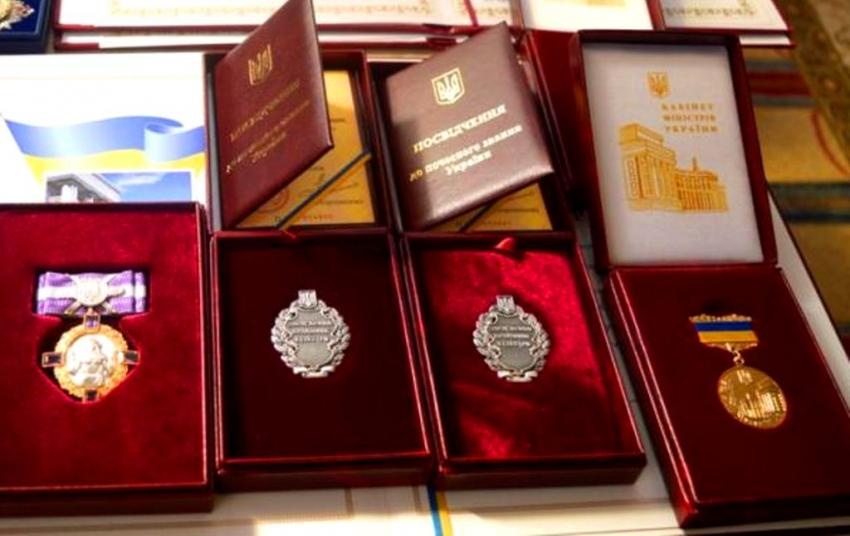 На Луганщине рассказали, кому выдали госнаграды в преддверии 8 марта
