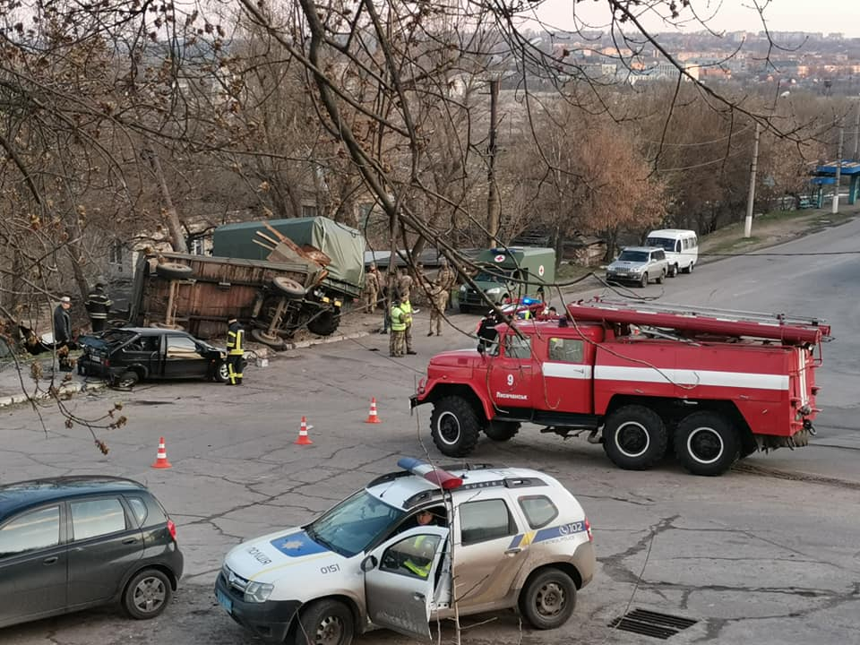 В Лисичанске произошло ДТП, 5 пострадавших: фото