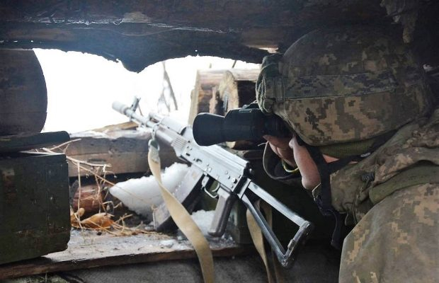 День в ООС: ранены двое украинских военных