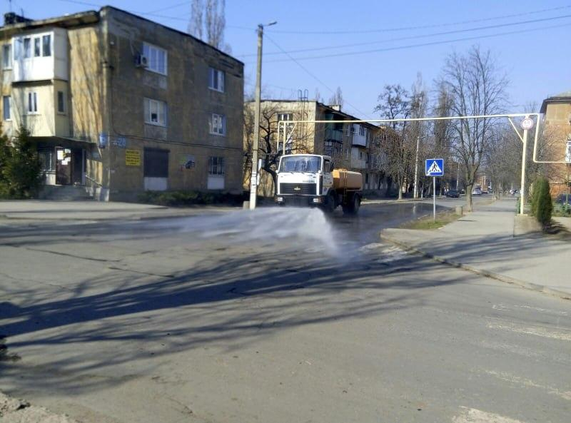 В Курахово показали, как дезинфицируют город: фото
