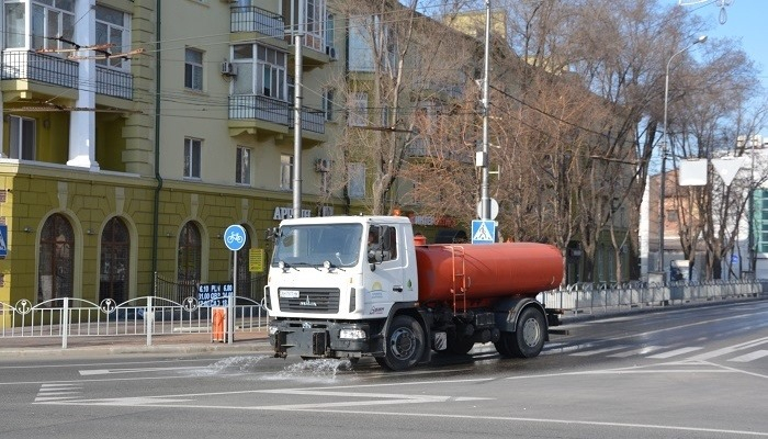 В Мариуполе продезинфицировали более тысячи километров дорог и тротуаров