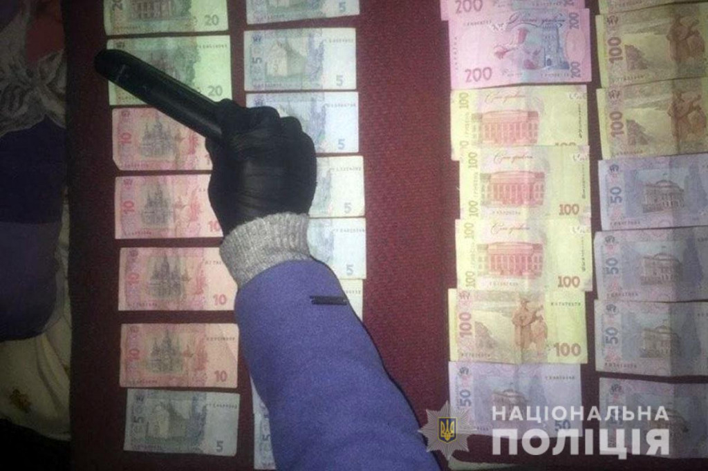 В Доброполье Донецкой области полиция пресекла деятельность поставщиков опия