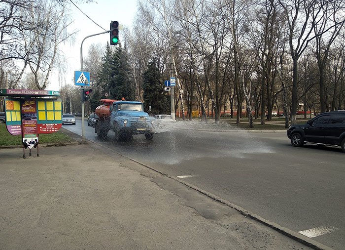 В Краматорске проводят дезобработку улиц: фото