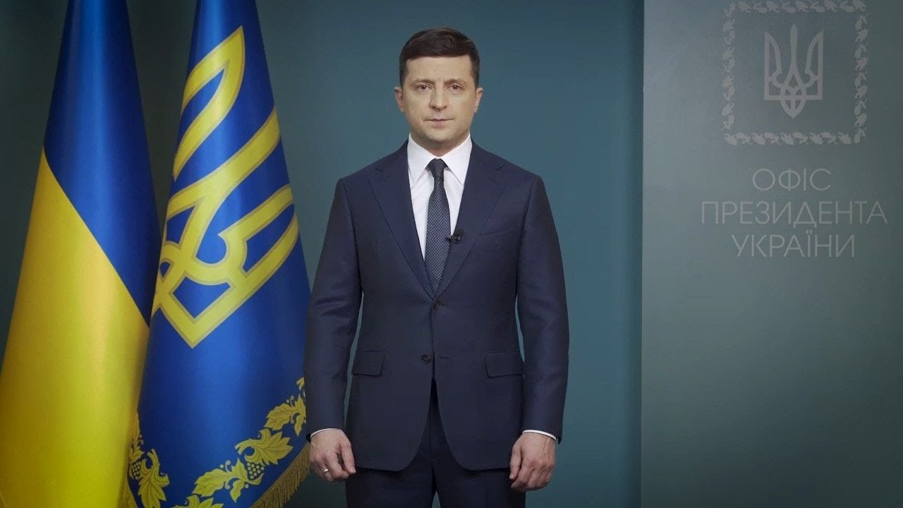 "Нам нужно повзрослеть": Зеленский в видеообращении призвал украинцев оставаться дома
