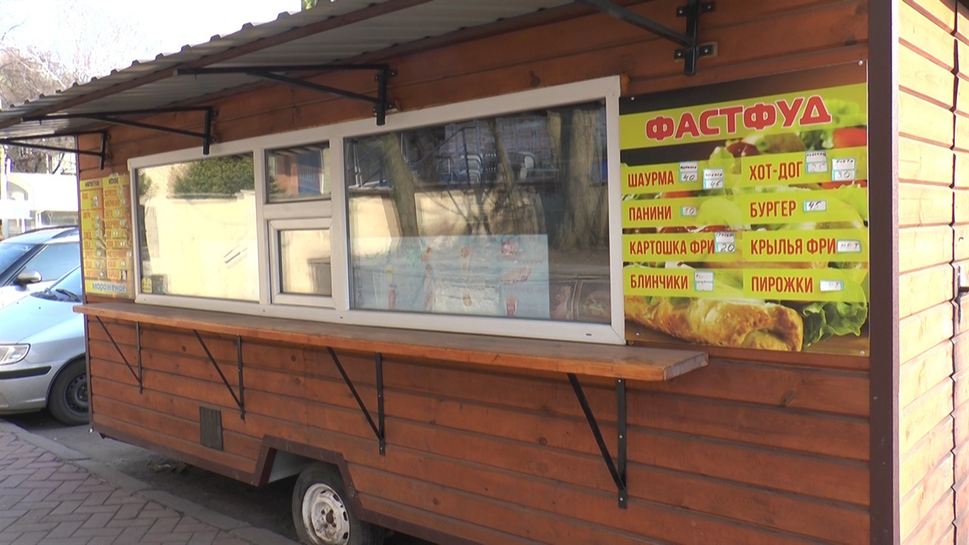 В Славянске запретили работу закусочных на колесах