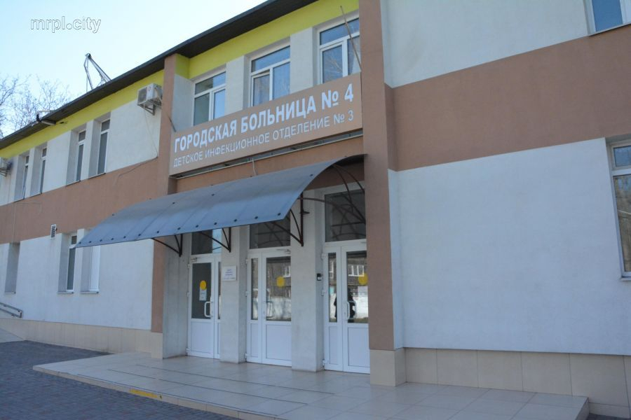 В больнице, где оборудовали боксы для маленьких мариупольцев с COVID-19, провели систему кислорода