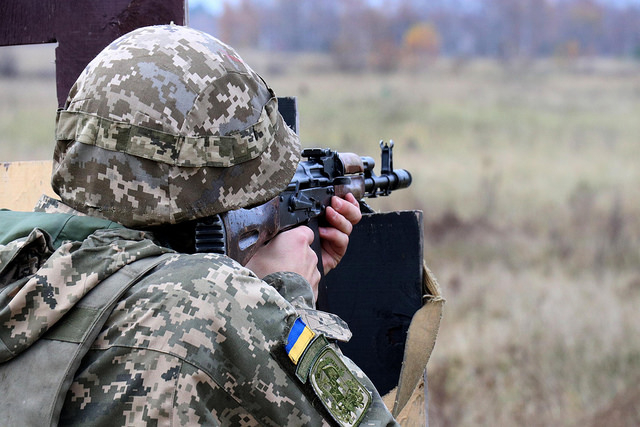 Боевики 15 раз нарушили режим прекращения огня на Донбассе, один раненный