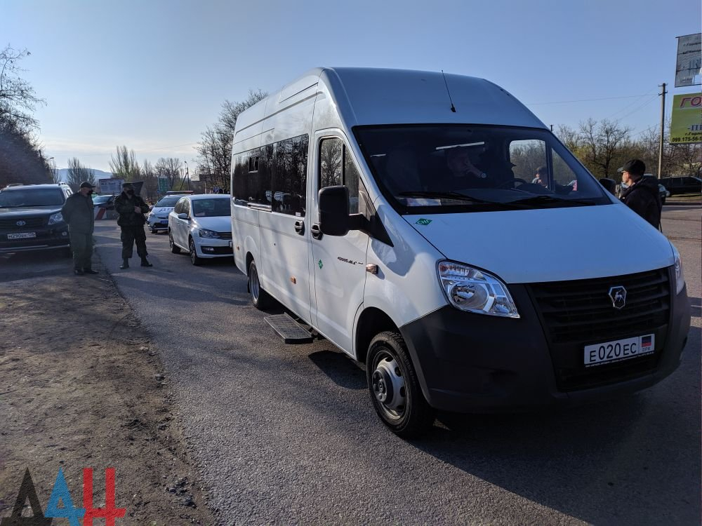 "ДНР" доставила пленных на место обмена у КПП "Горловка", - СМИ