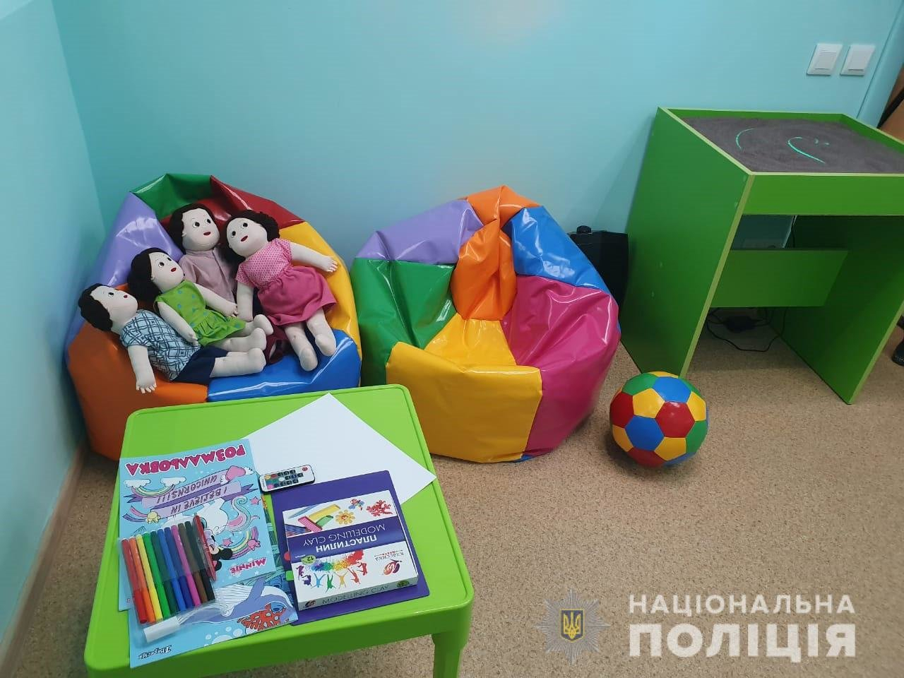 На Луганщине в отделениях полиции создают "дружественные к детям комнаты"