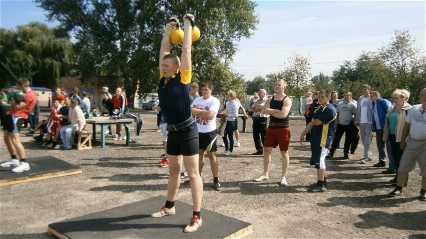 Спортсмен из Луганщины взял "бронзу" на чемпионате по гиревому спорту: видео