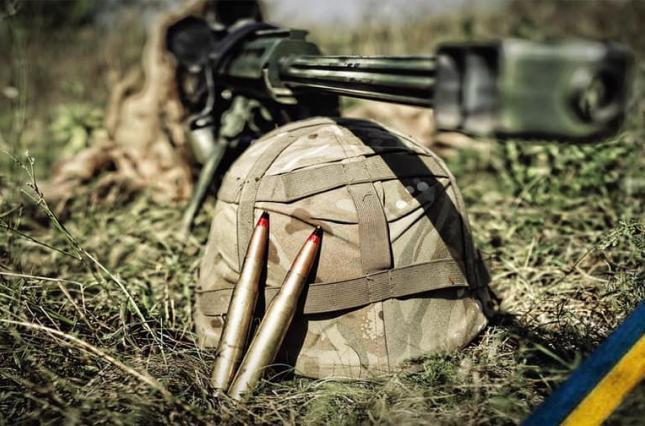 Боевики увеличили количество обстрелов на Донбассе до 17, в том числе и на участке разведения. Один воин погиб