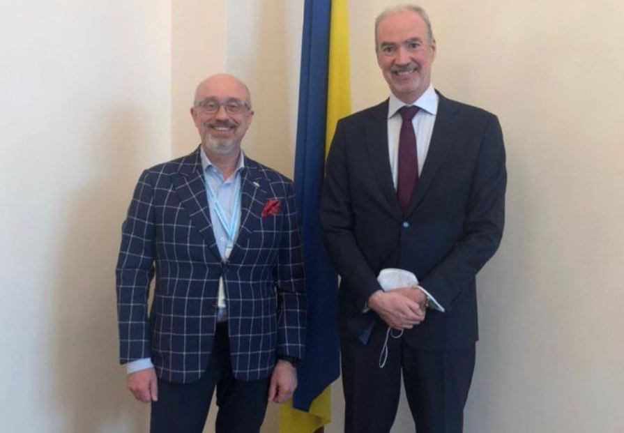 Резников обсудил с Послом Франции совместные проекты на Донбассе