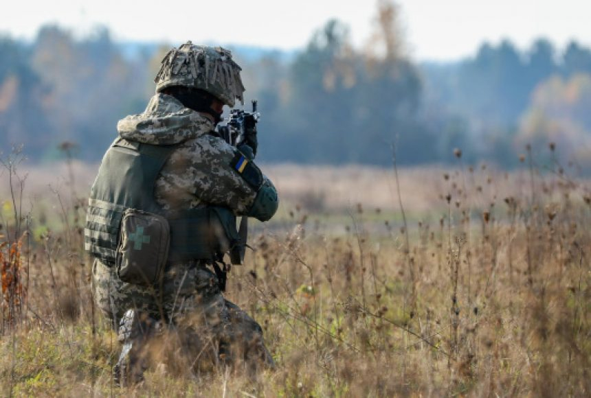 День в ООС: боевики 13 раз открывали огонь, двое военнослужащих ранены