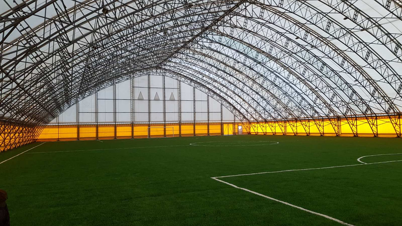 Строительство спортивно-оздоровительного комплекса в Краматорске идет по графику: названа дата открытия