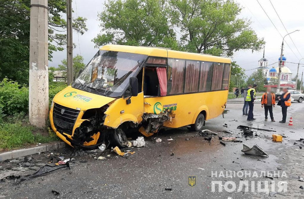 Нацполиция расследует трагическое ДТП под Славянском: подробности