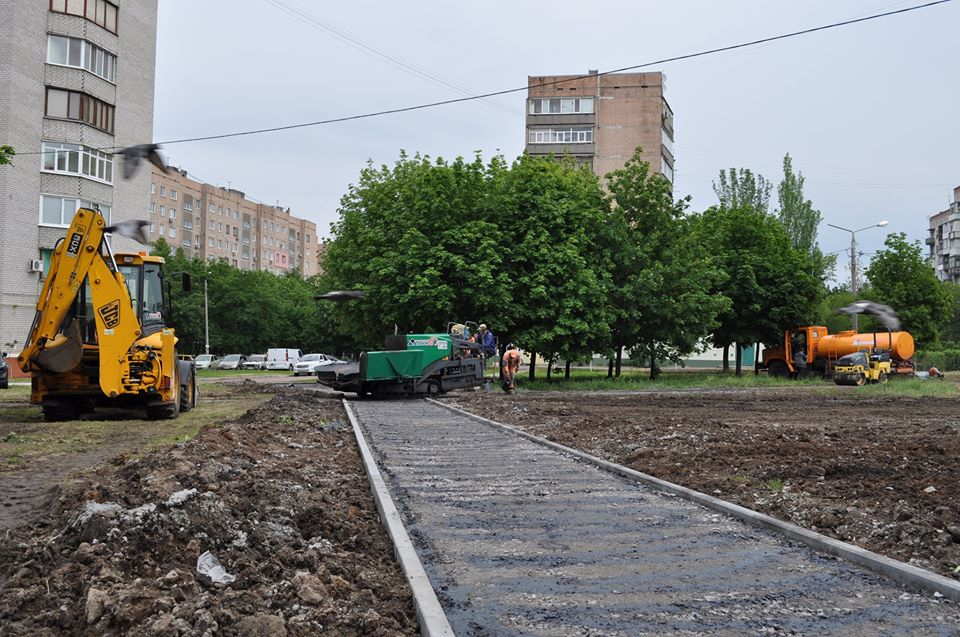 В Краматорске отремонтируют площадки для размещения контейнеров по сбору ТБО: фото