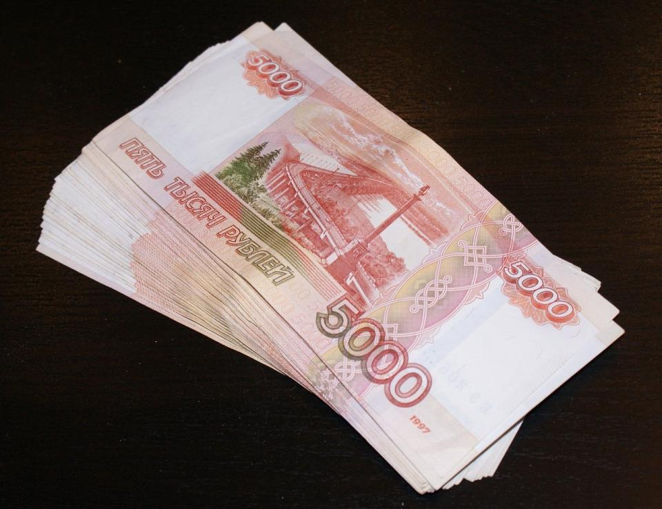 В оккупированном Луганске начали ходить фальшивые российские рубли