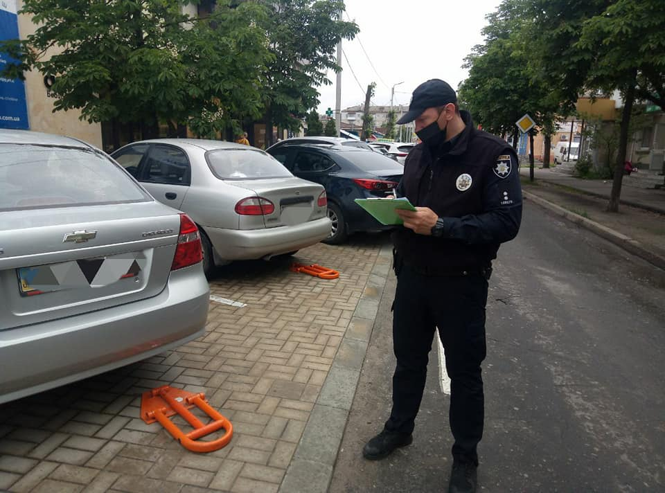 В Северодонецке организовали незаконную парковку: как отреагировала полиция