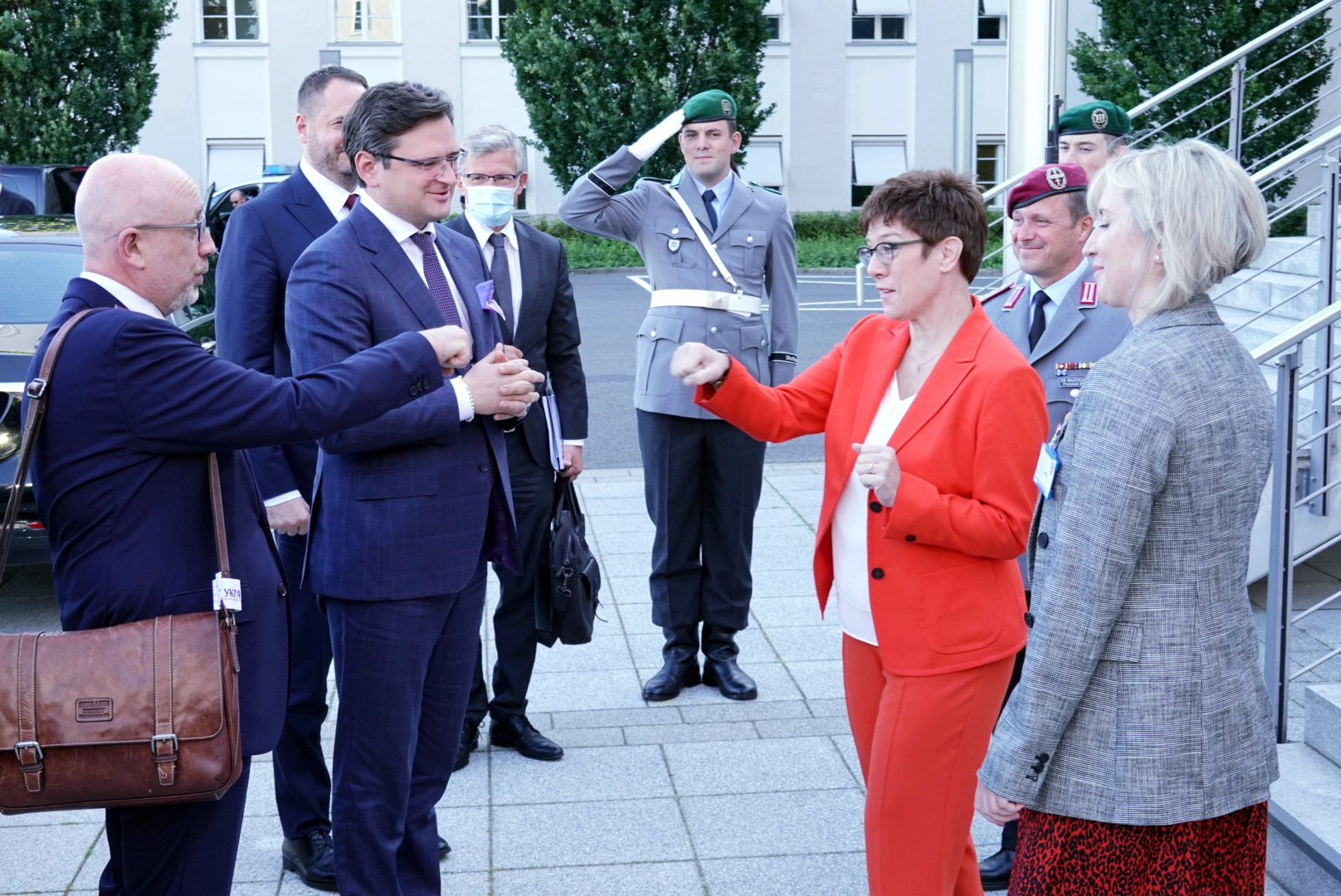 Украинская делегация прибыла в Германию: повестка дня - ситуация на Донбассе