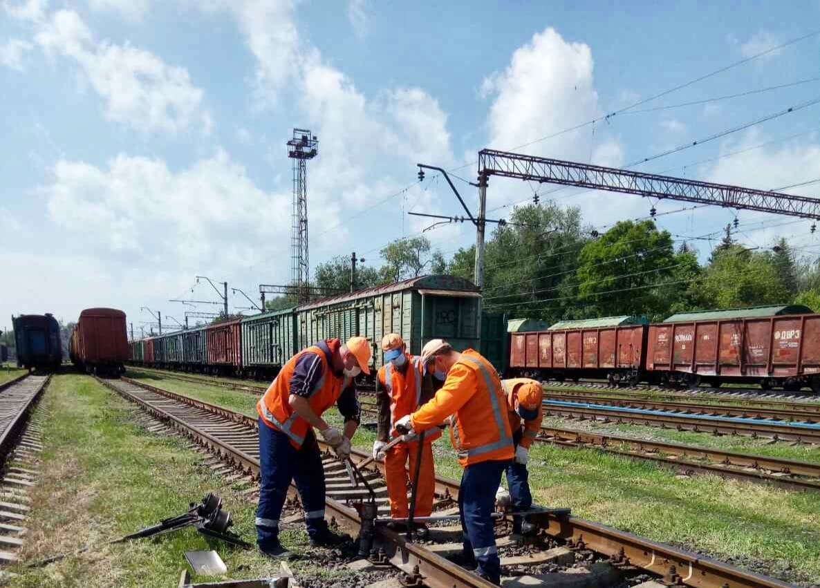 На Донецкой железной дороге за пять месяцев отремонтировали более 53 км путей