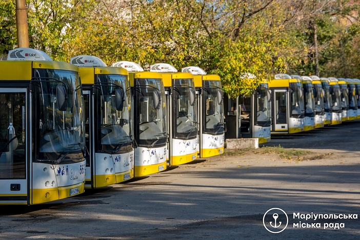 В Мариуполе на выходных общественный транспорт будет курсировать по дополнительным маршрутам