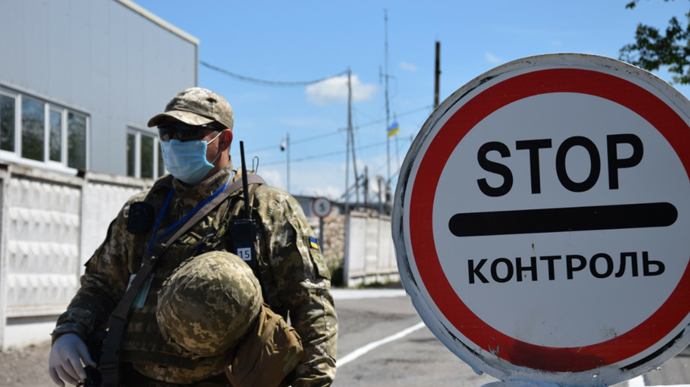 На Донбассе частично откроют КПВВ: кто сможет пересечь и какие есть сложности